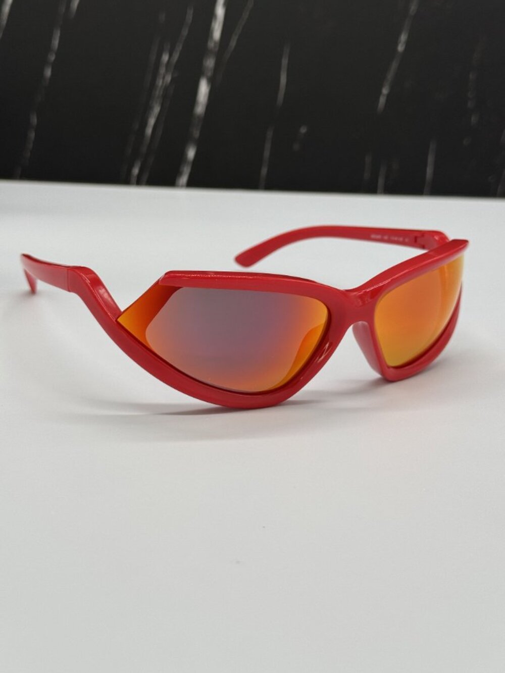 NEW BALENCIAGA BB0289S 005 RED GEOMETRIC UNISEX SUNGLASSES BALENCIAGA EYEWEAR - Picture 4 of 10